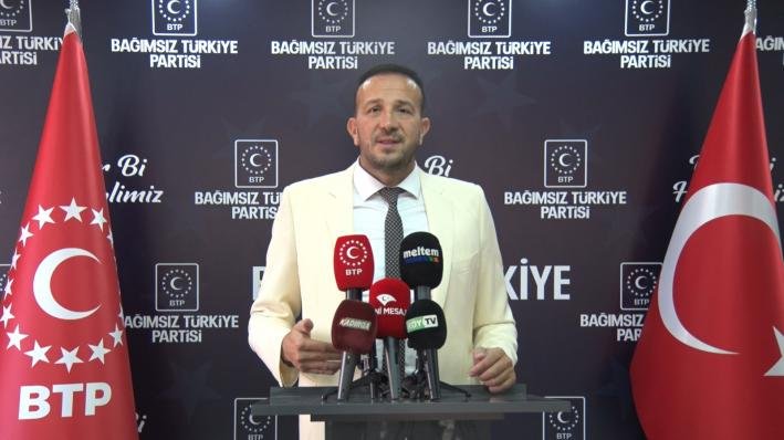 Siyasetteki kısır kavgalar gençliğin ümitlerini yıkıyor
